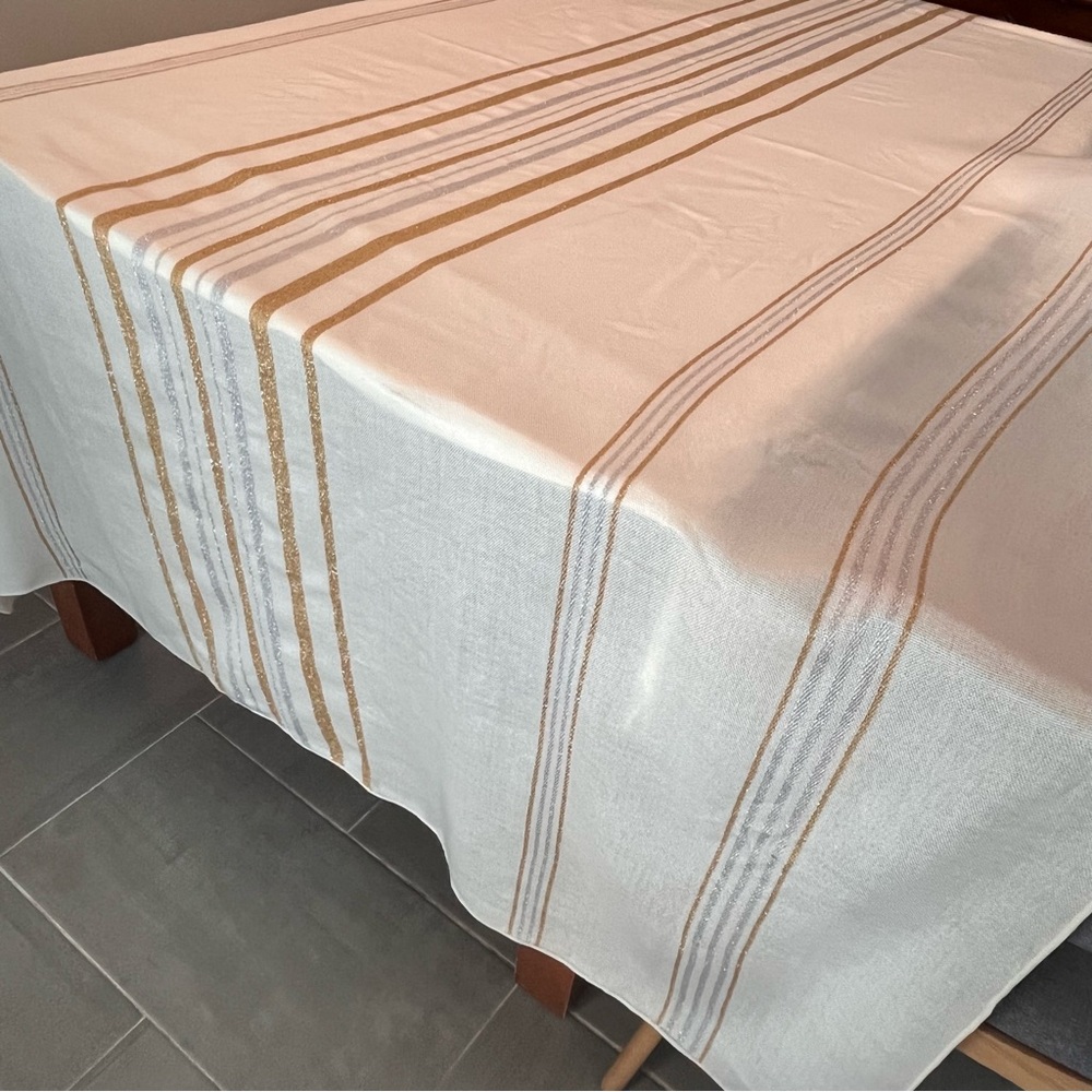 Vera Neumann Elegant Rectangle Cream Tablecloth 60x102 Gold Silver Stripe Clean